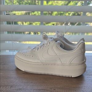 Nike White Sneakers Air Force 1 Classic Design
